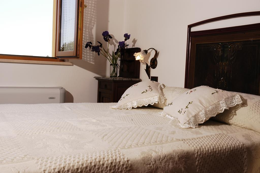Gasthaus Briciola Di Sole Grottammare Zimmer foto
